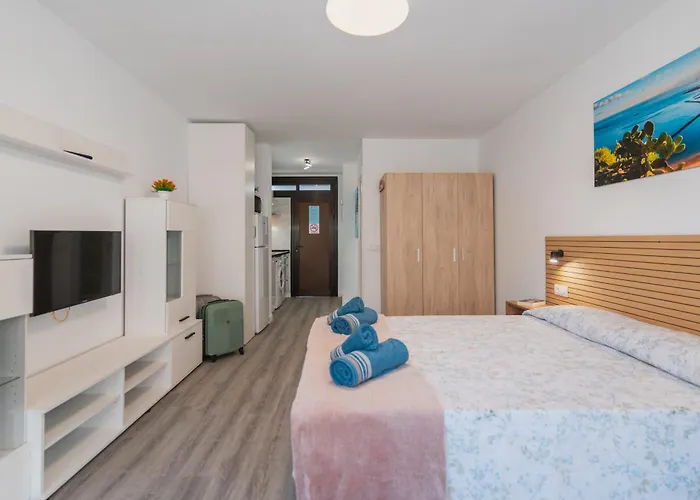 Luxury Quasar Sea View In Olimpia شقة *