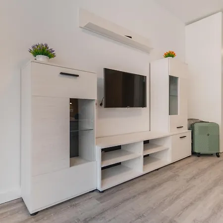 Apartment Luxury Quasar Sea View In Olimpia *